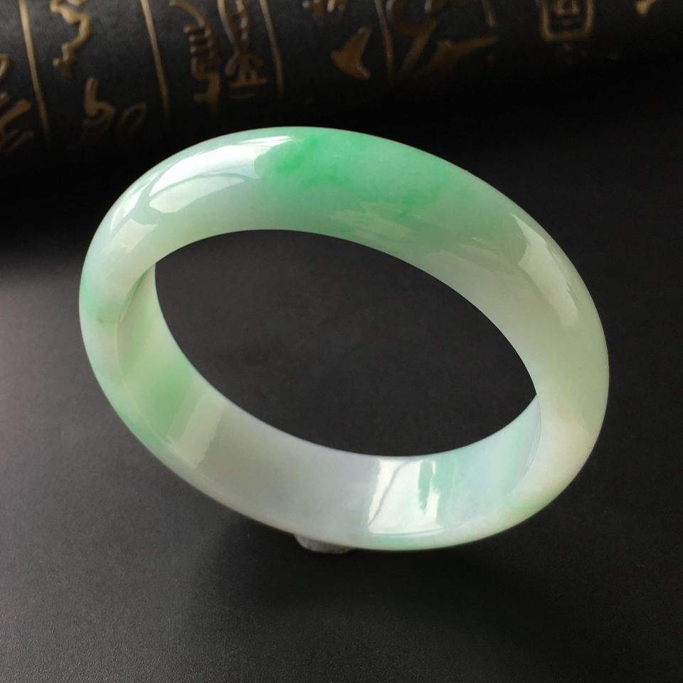 (超值推荐)糯冰种飘翠手镯(57.3mm)