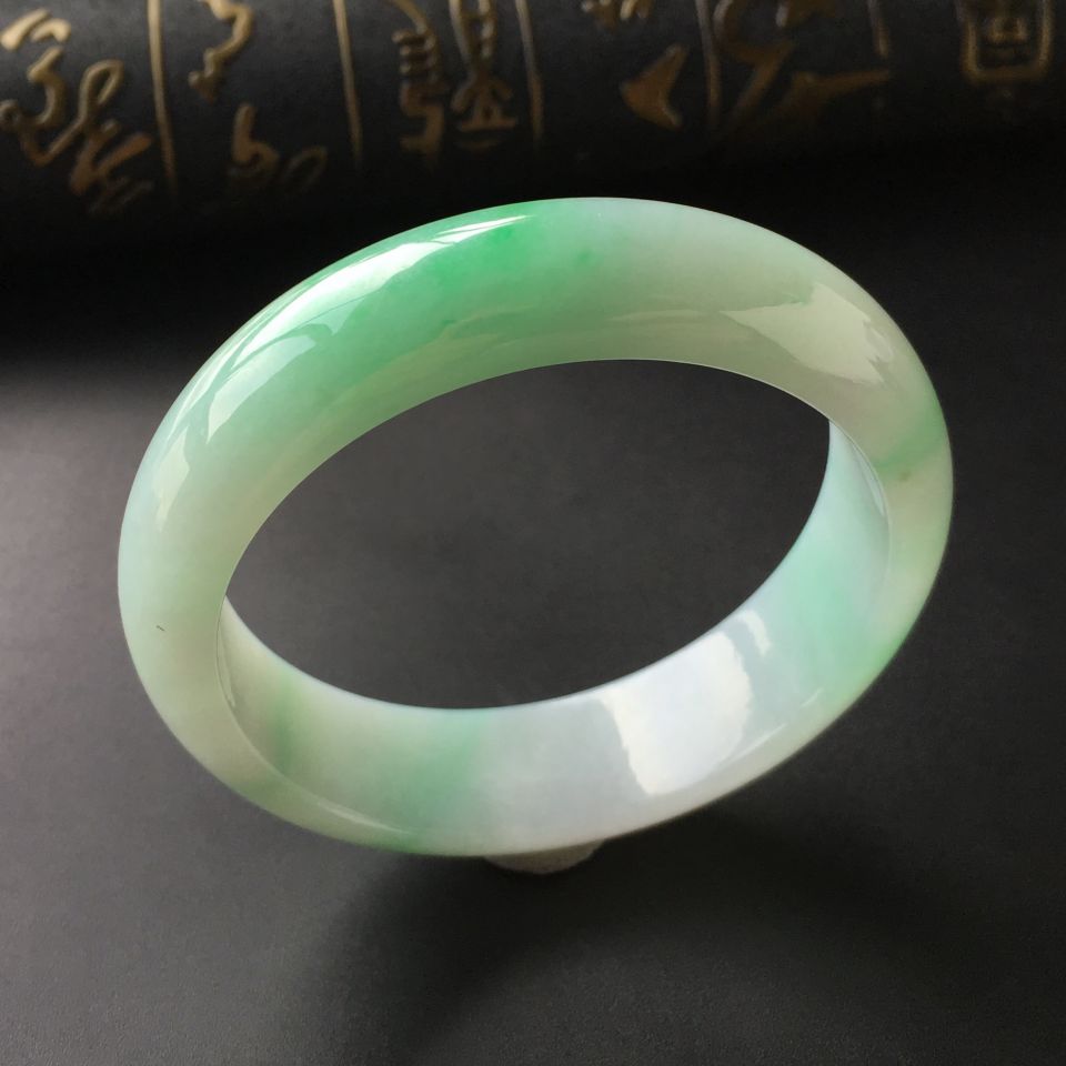 (超值推荐)糯冰种飘翠手镯(57.3mm)