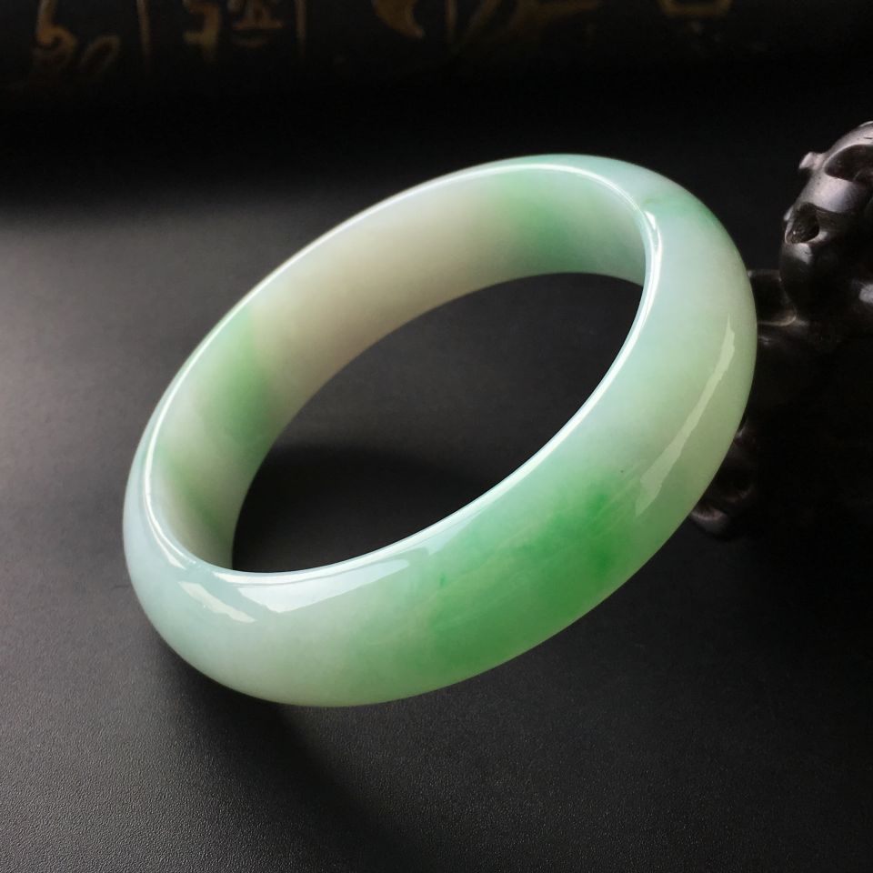 (超值推荐)糯冰种飘翠手镯(57.3mm)