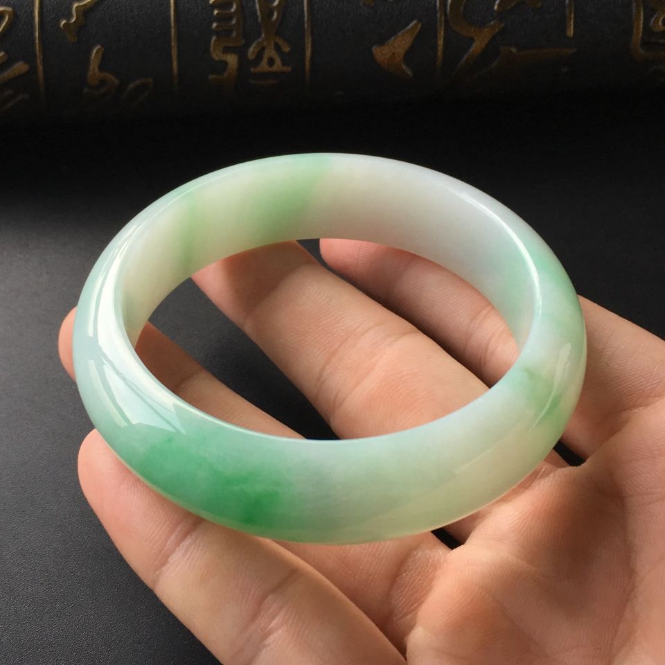 (超值推荐)糯冰种飘翠手镯(57.3mm)