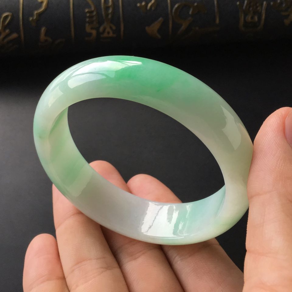 (超值推荐)糯冰种飘翠手镯(57.3mm)
