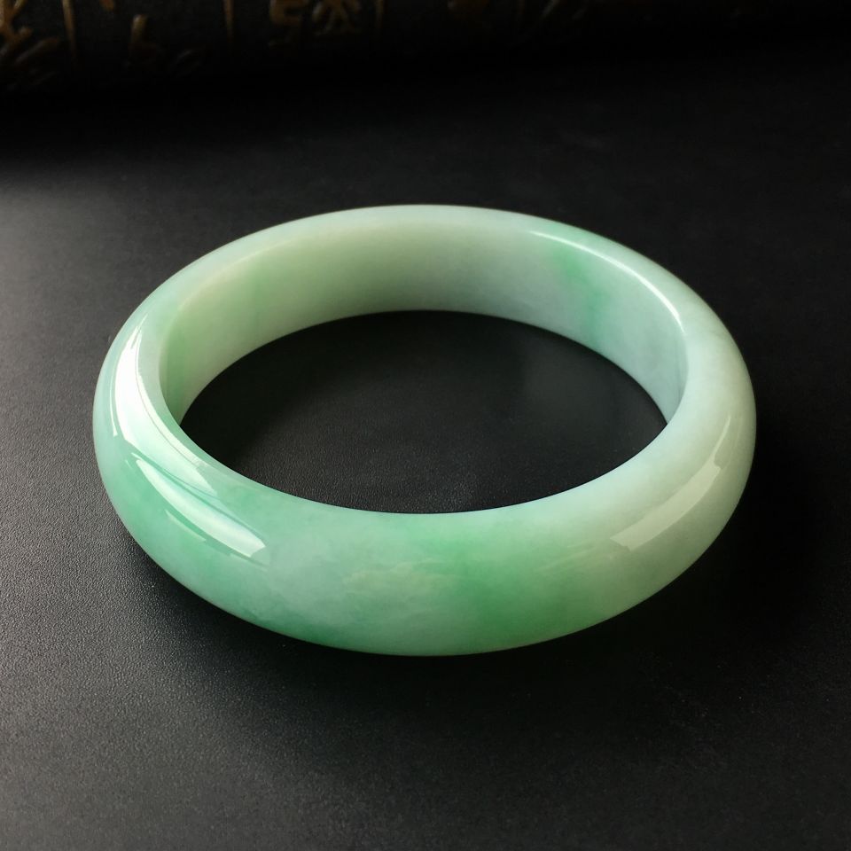 (超值推荐)糯冰种飘翠手镯(56mm)