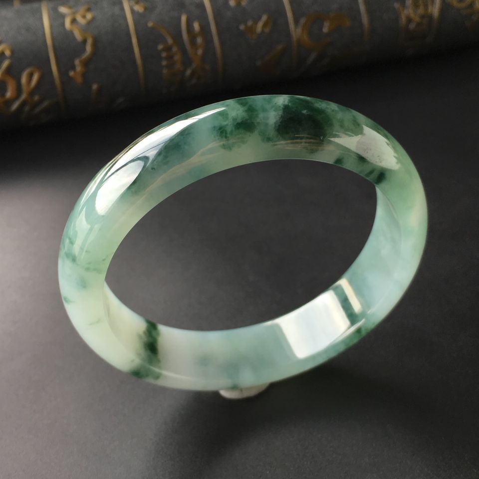 (超值推荐)糯冰种飘花手镯(57.7mm)