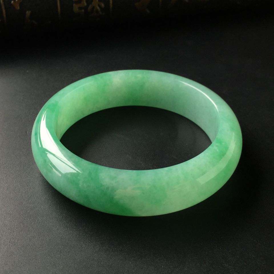 (超值推荐)糯冰种飘翠手镯(55mm)