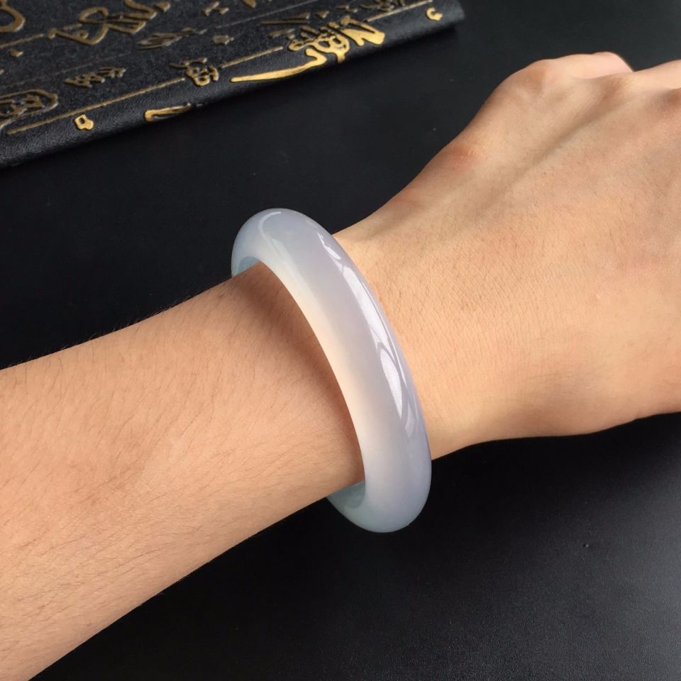 (超值推荐)冰种飘花手镯(56mm)