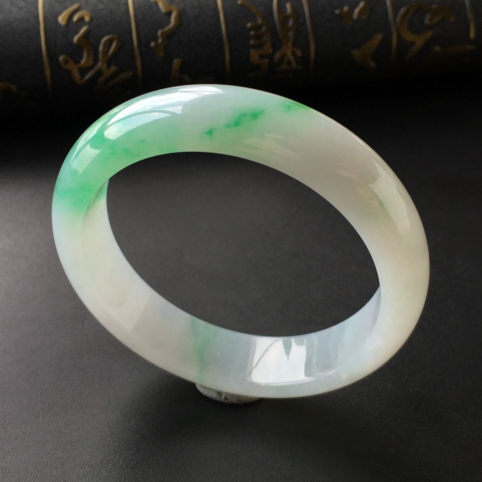 (超值推荐)糯冰种飘翠手镯(55.6mm)