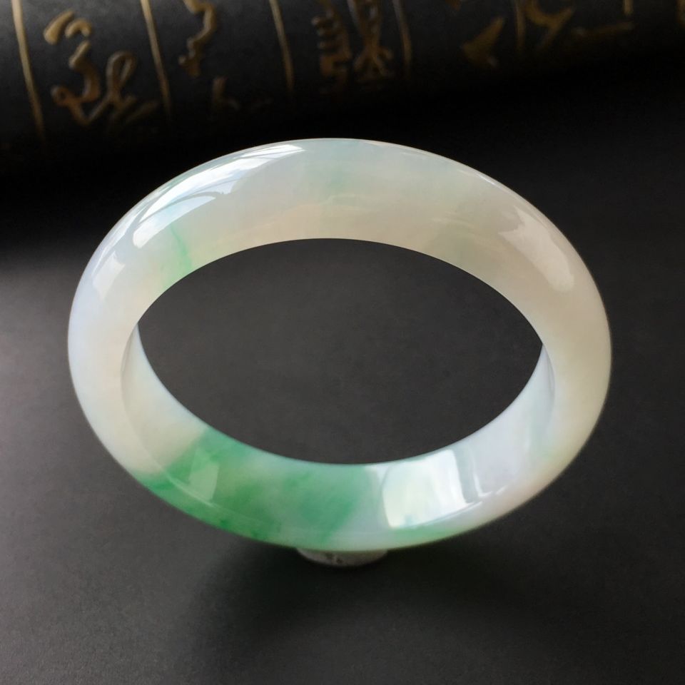 (超值推荐)糯冰种飘翠手镯(55.6mm)