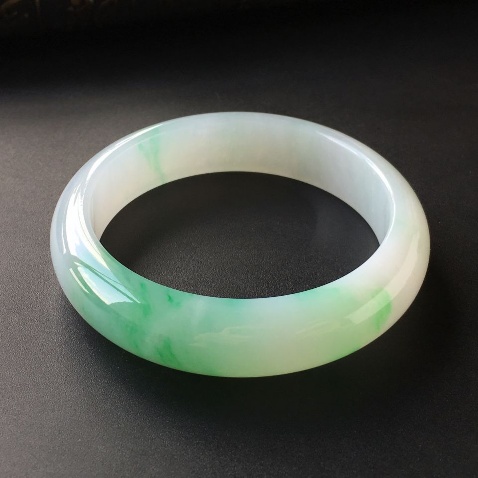 (超值推荐)糯冰种飘翠手镯(55.6mm)