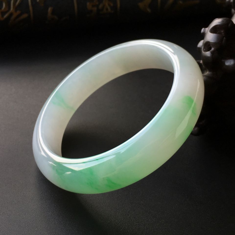 (超值推荐)糯冰种飘翠手镯(55.6mm)