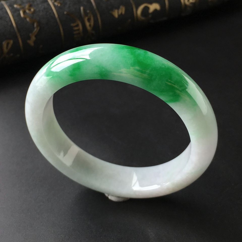 (超值推荐)糯冰种飘翠手镯(56.9mm)
