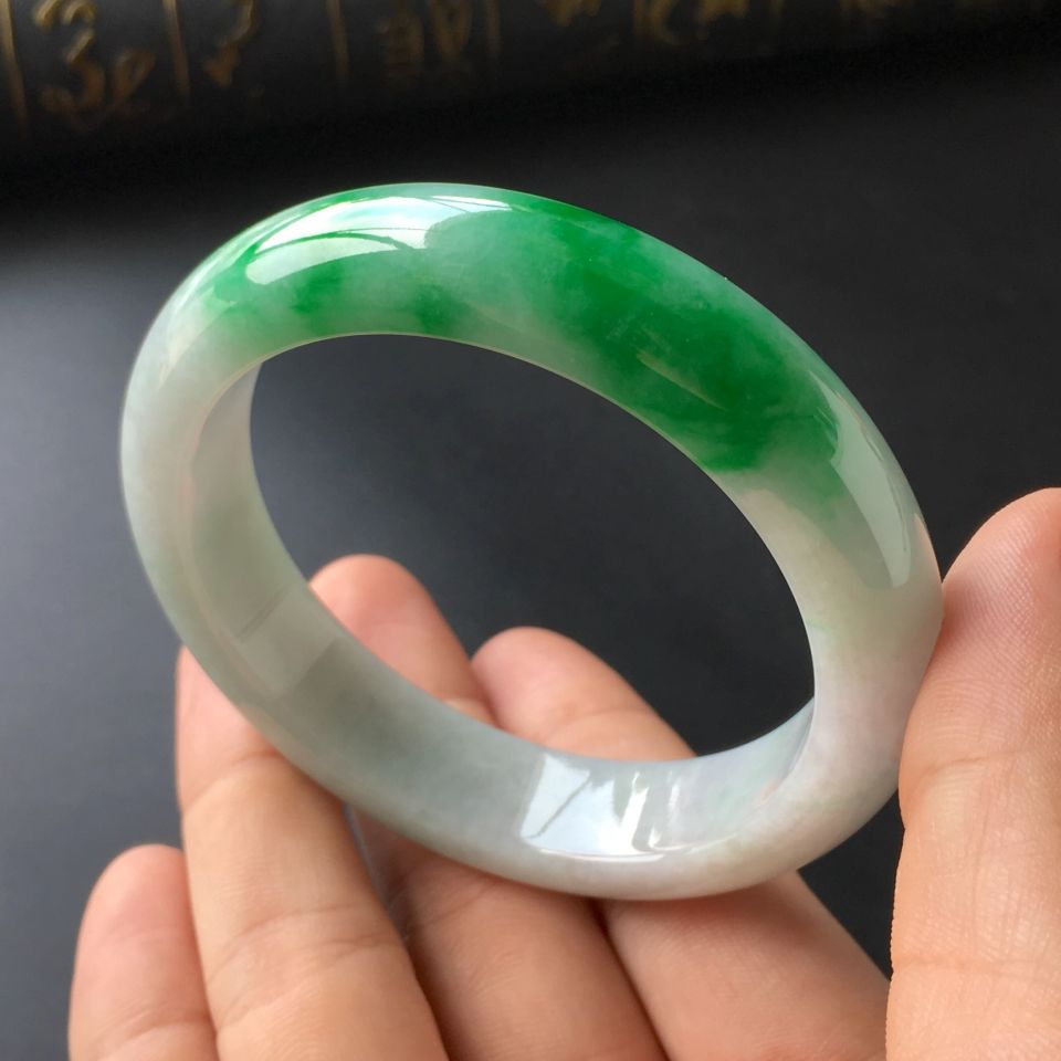 (超值推荐)糯冰种飘翠手镯(56.9mm)