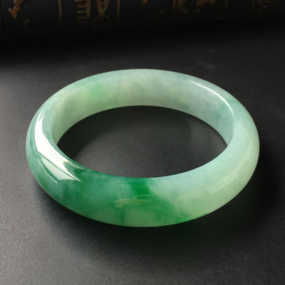 (超值推荐)糯冰种飘翠手镯(56.5mm)