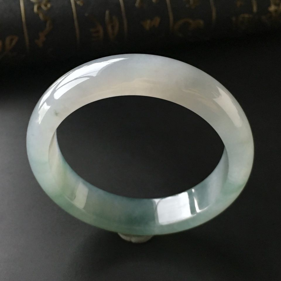 (超值推荐)冰种飘花手镯(55mm)