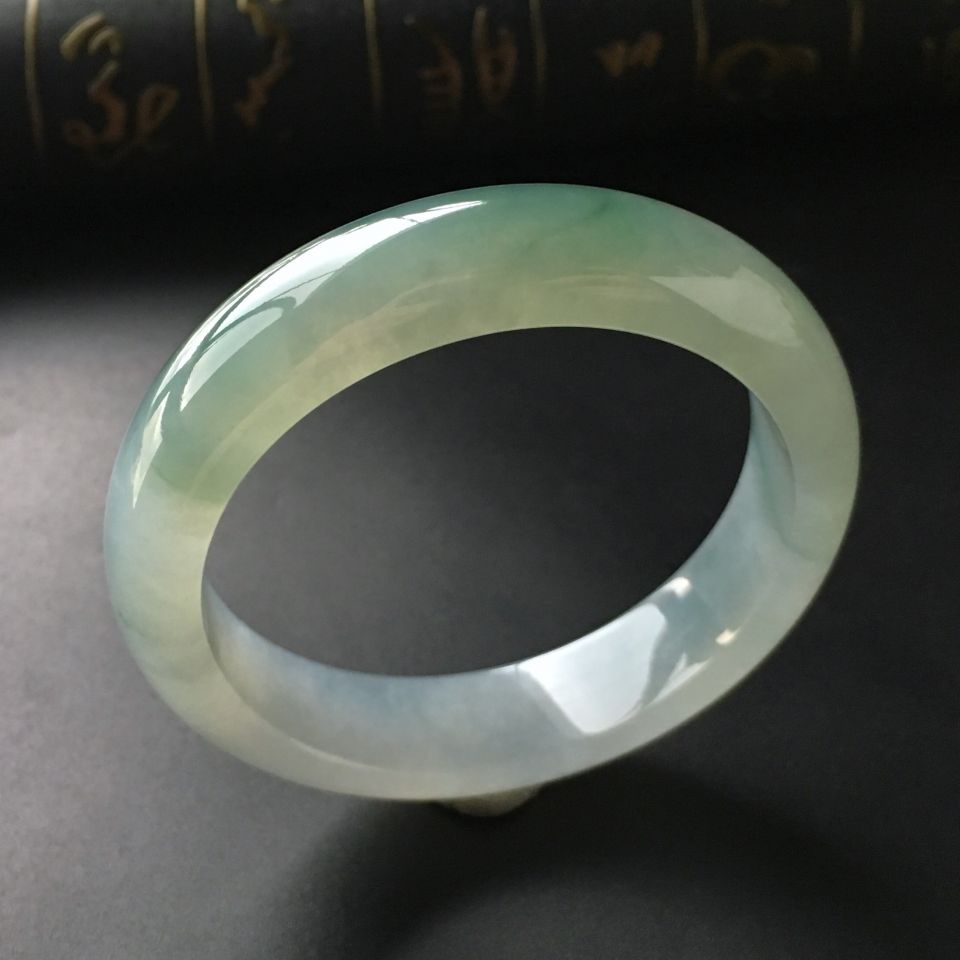 (超值推荐)冰种飘花手镯(55mm)