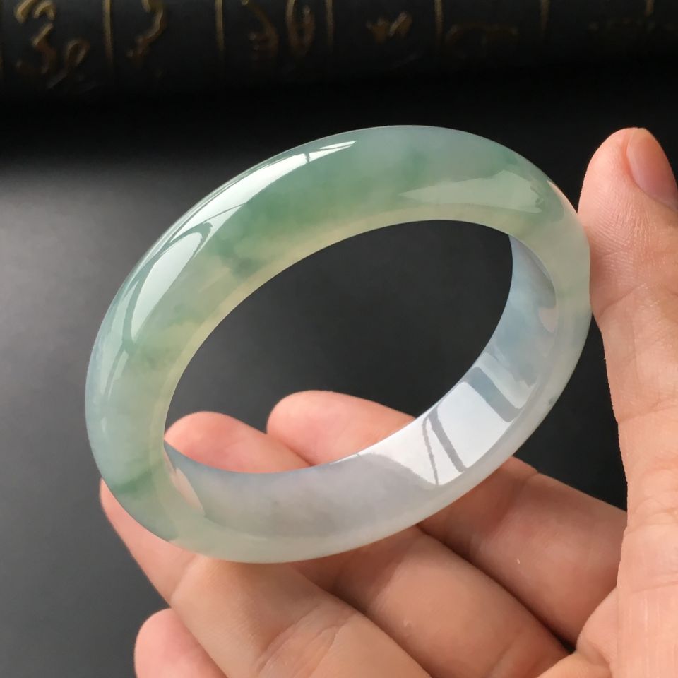 (超值推荐)冰种飘花手镯(55mm)