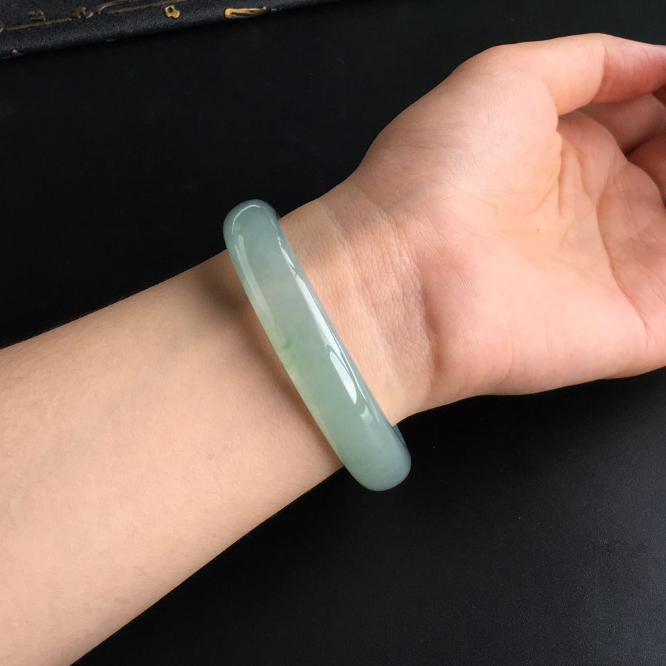 (超值推荐)冰种晴水手镯(55.4mm)