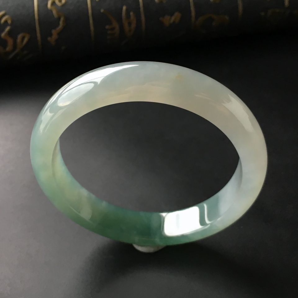 (超值推荐)糯冰种飘花手镯(57.2mm)