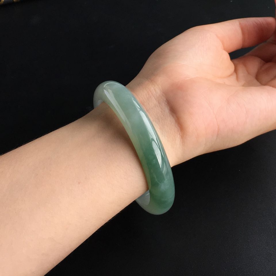 (超值推荐)糯冰种飘花手镯(57.2mm)