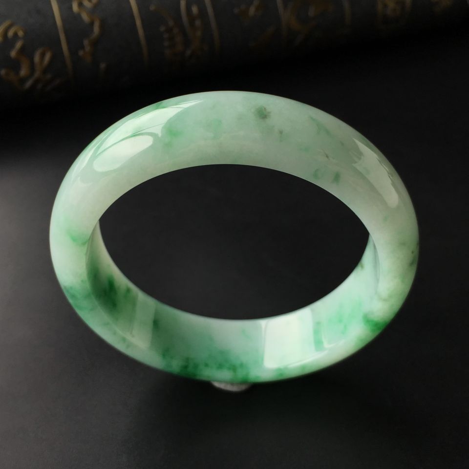 (超值推荐)糯冰种飘翠手镯(57.3mm)