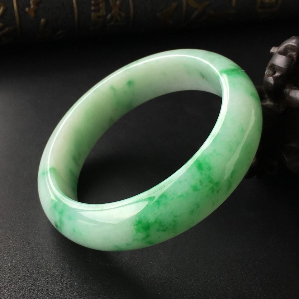 (超值推荐)糯冰种飘翠手镯(57.3mm)