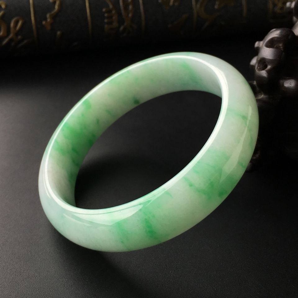 (超值推荐)糯冰种飘翠手镯(59.4mm)