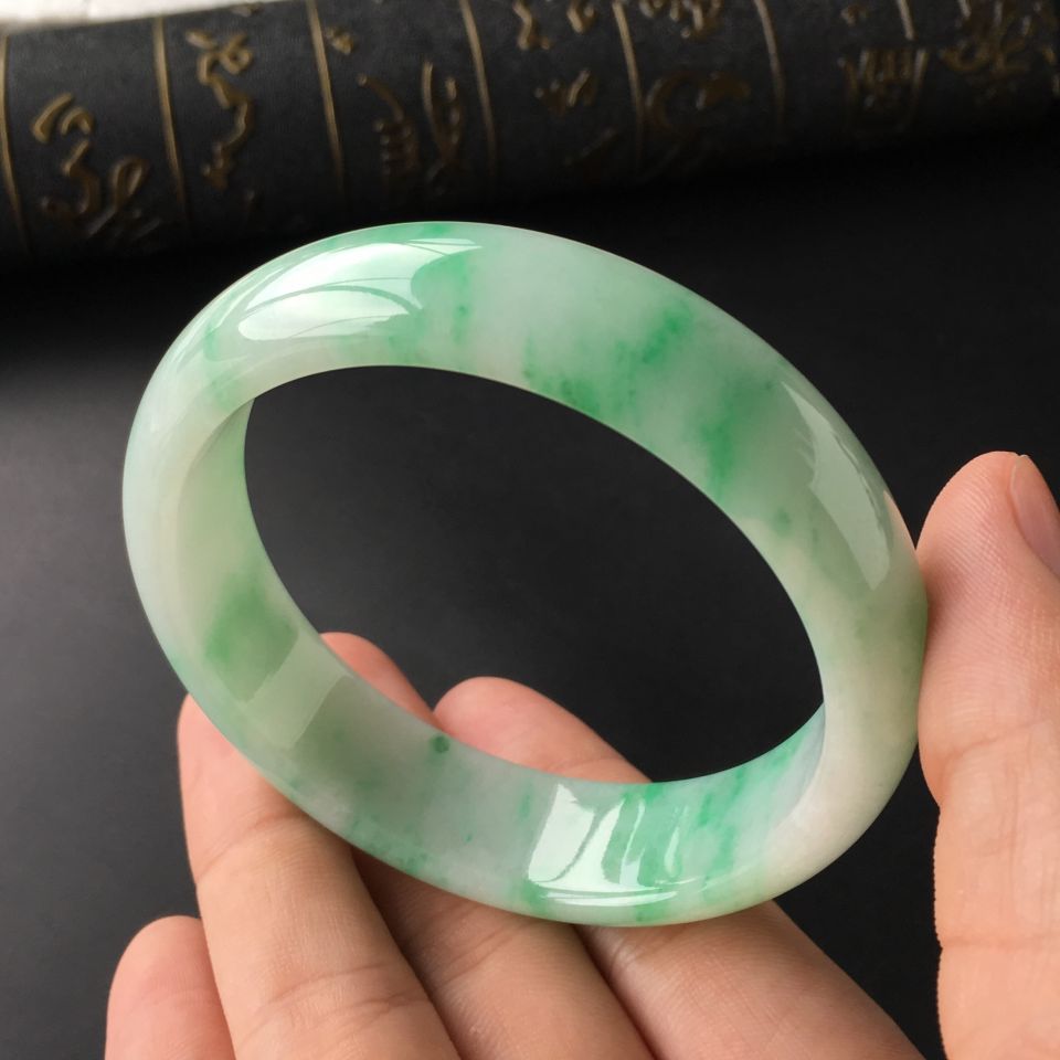 (超值推荐)糯冰种飘翠手镯(59.4mm)