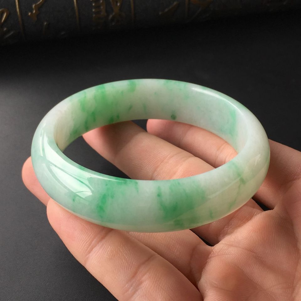 (超值推荐)糯冰种飘翠手镯(59.4mm)