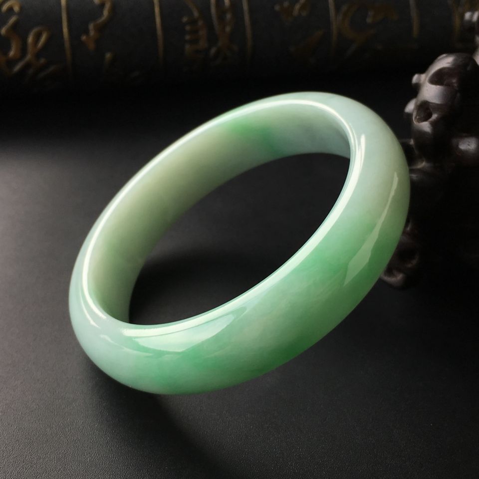 (超值推荐)糯冰种飘翠手镯(56mm)