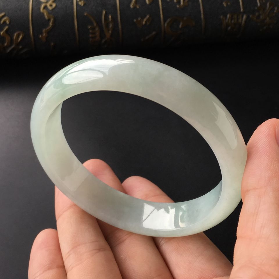 (超值推荐)糯冰种晴水手镯(63.7mm)