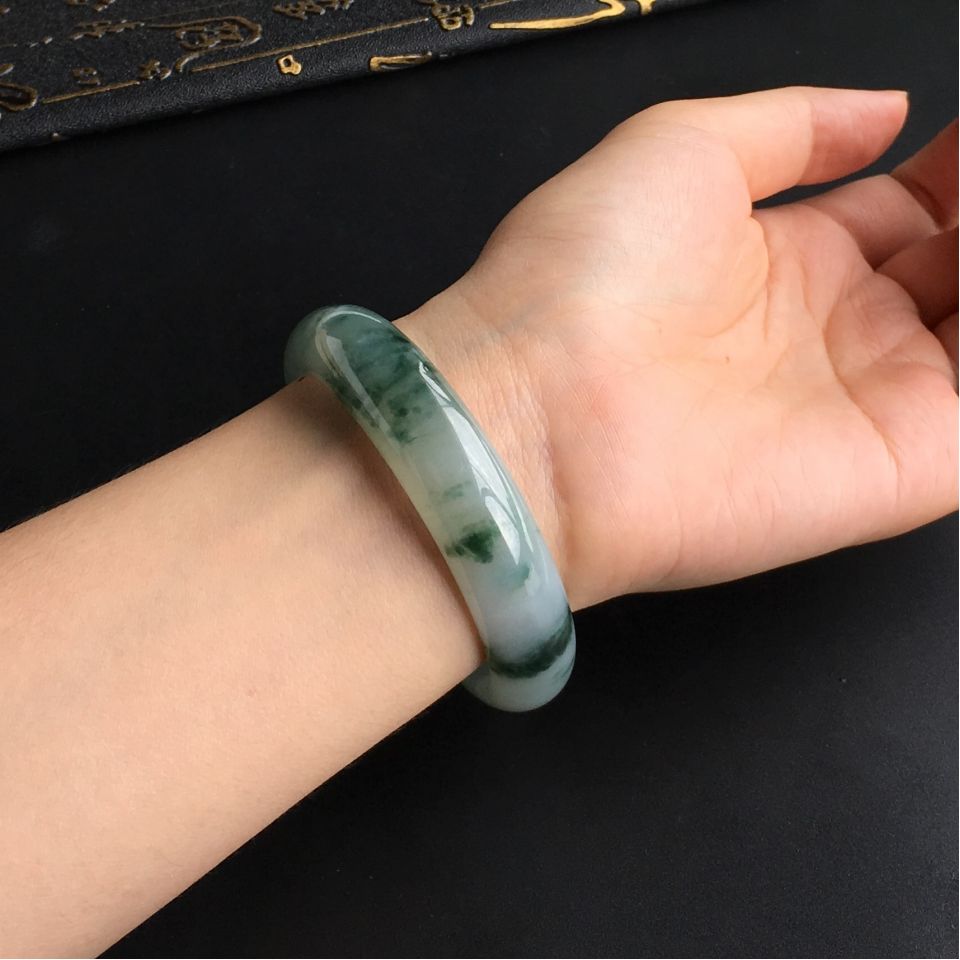 (超值推荐)糯冰种飘花手镯(57.7mm)