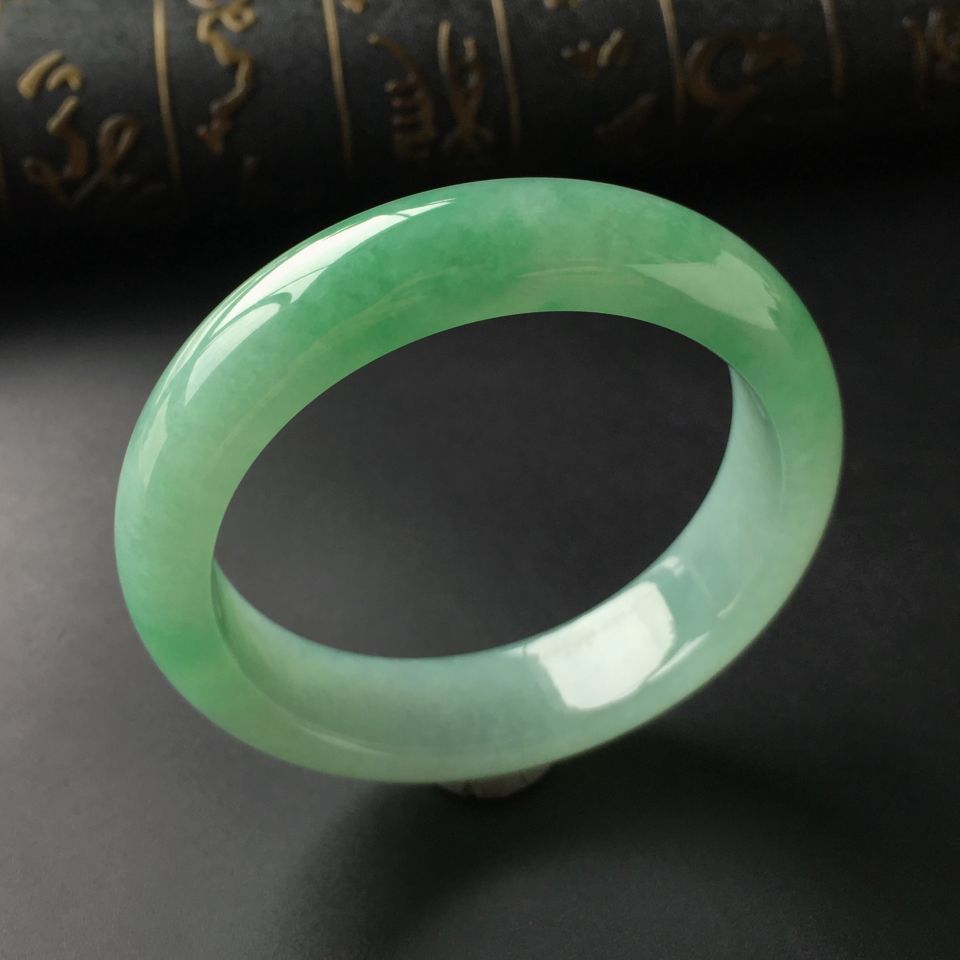(超值推荐)糯冰种飘翠手镯(54mm)