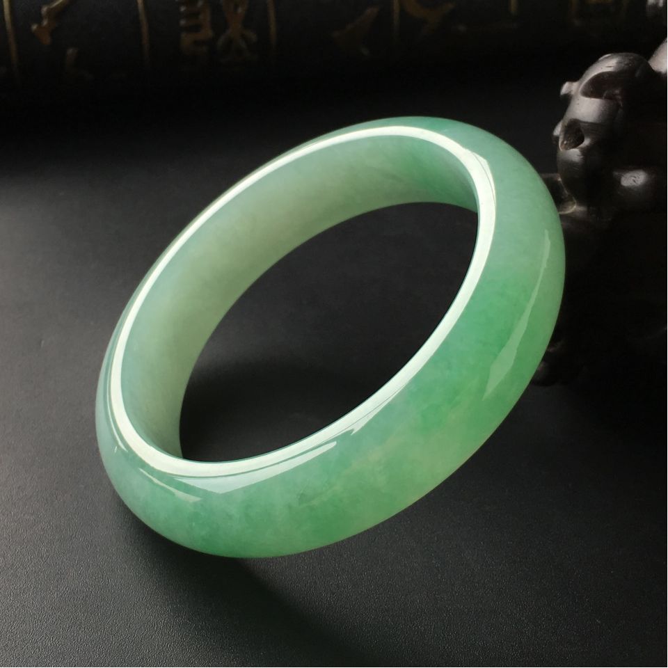 (超值推荐)糯冰种飘翠手镯(54mm)