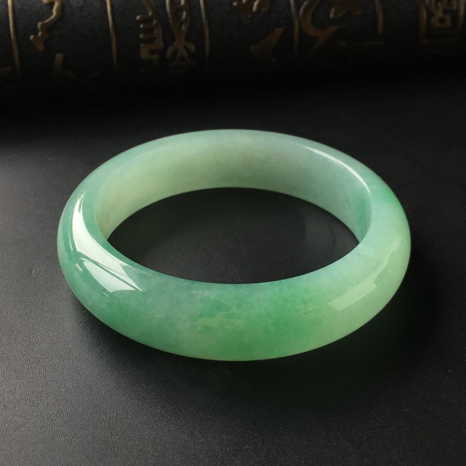 (超值推荐)糯冰种飘翠手镯(54mm)