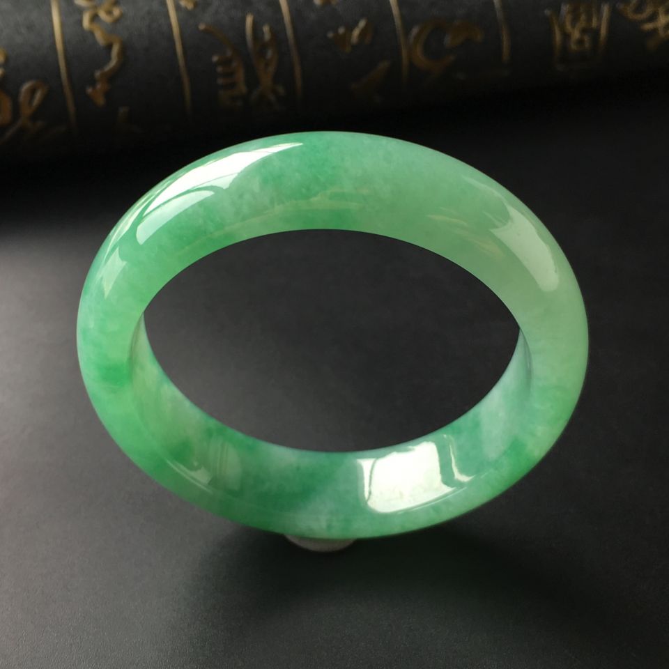 (超值推荐)糯冰种飘翠手镯(55mm)