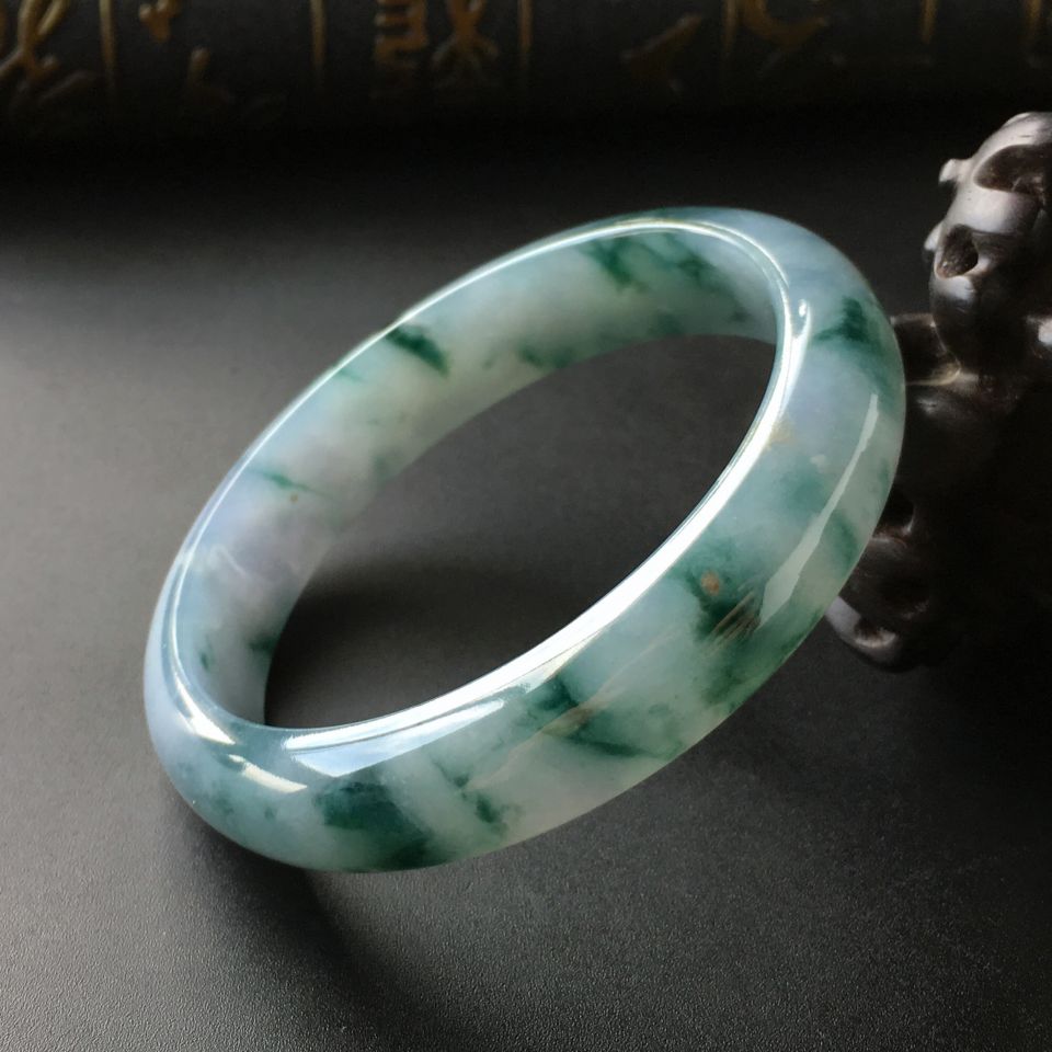 (超值推荐)糯冰种淡紫罗兰飘花手镯(55.9mm)