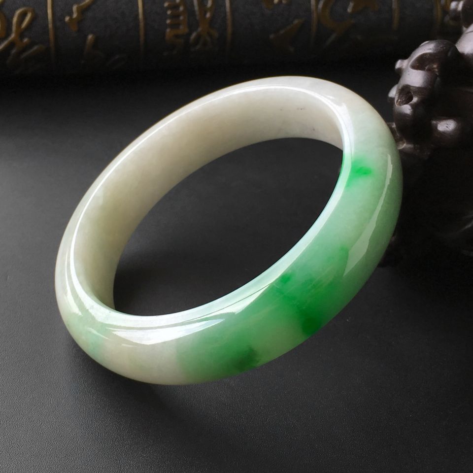(超值推荐)糯冰种飘翠手镯(57mm)