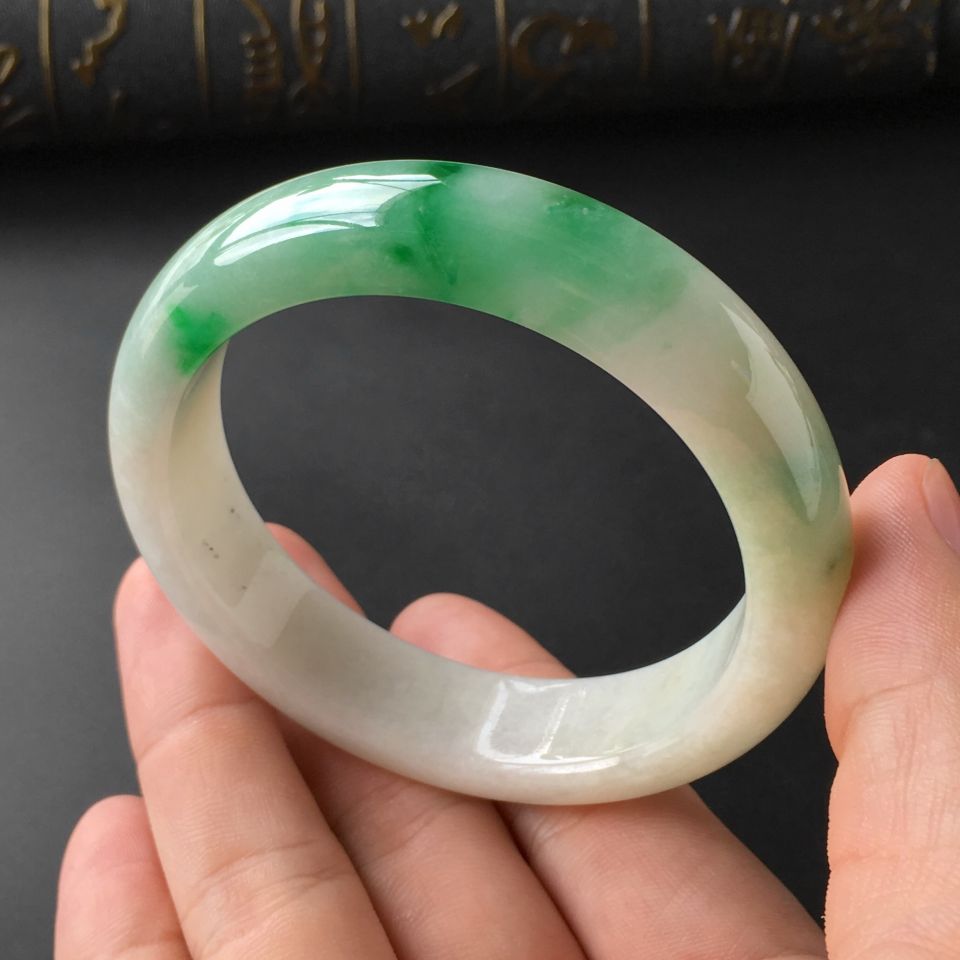 (超值推荐)糯冰种飘翠手镯(57mm)