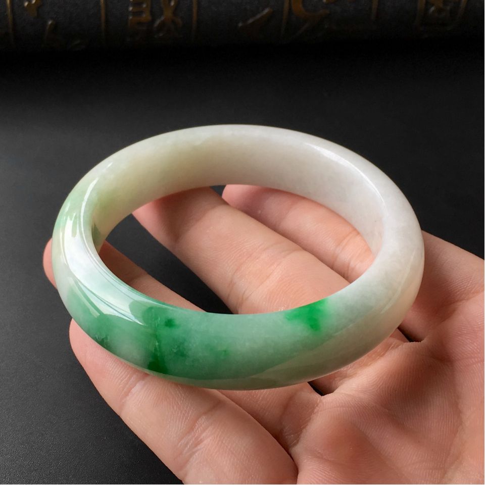 (超值推荐)糯冰种飘翠手镯(57mm)