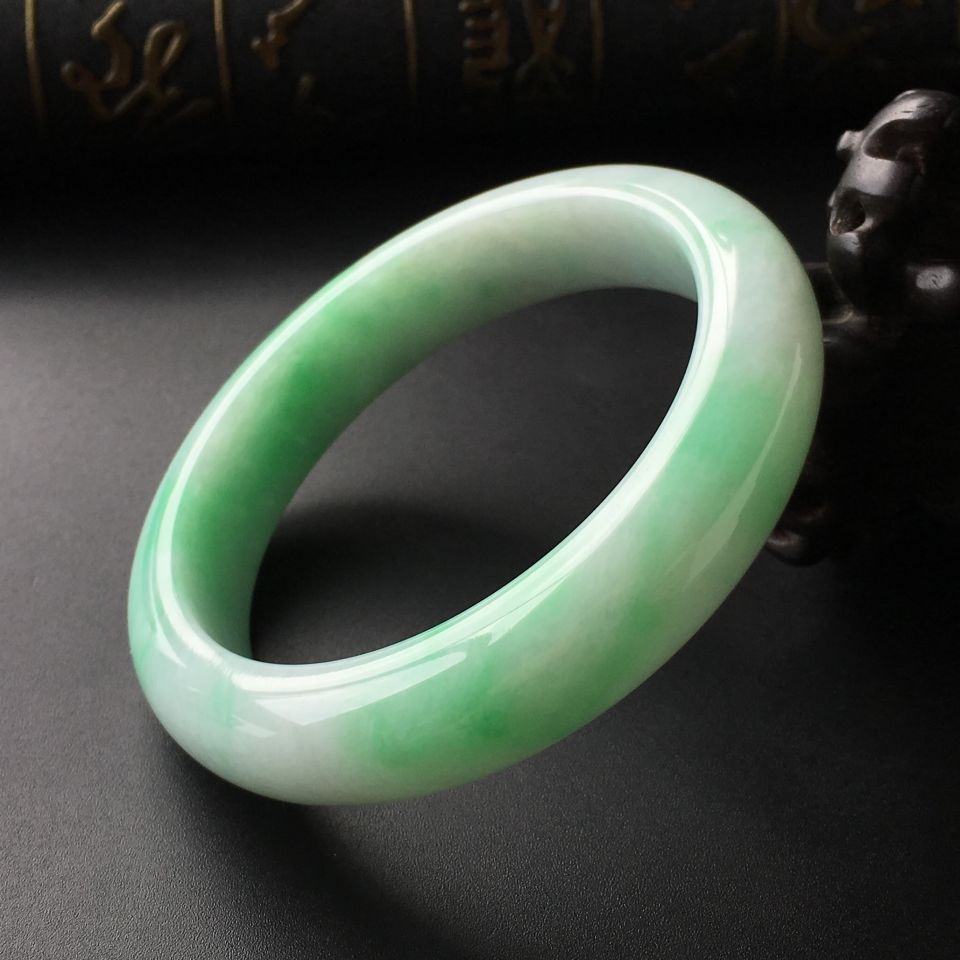(超值推荐)糯冰种飘翠手镯(57.3mm)