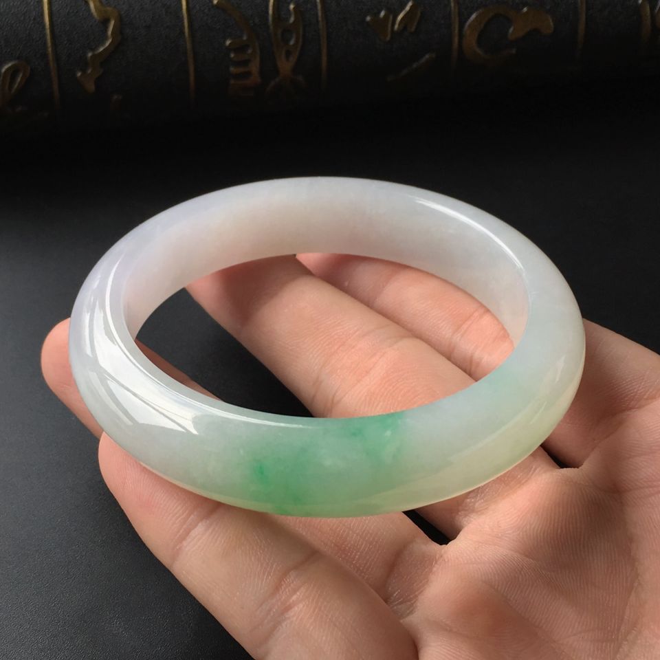 (超值推荐)糯冰种飘翠手镯(57.3mm)