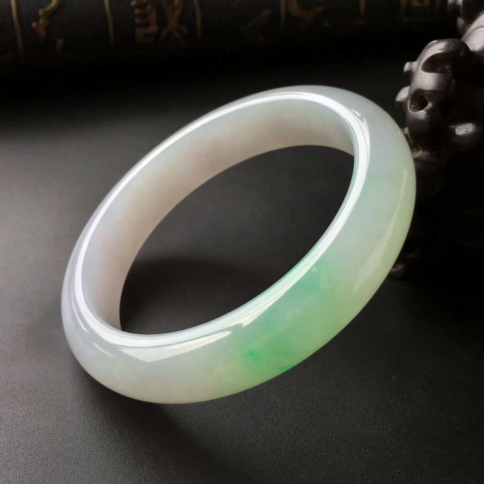 (超值推荐)糯冰种飘翠手镯(57.3mm)