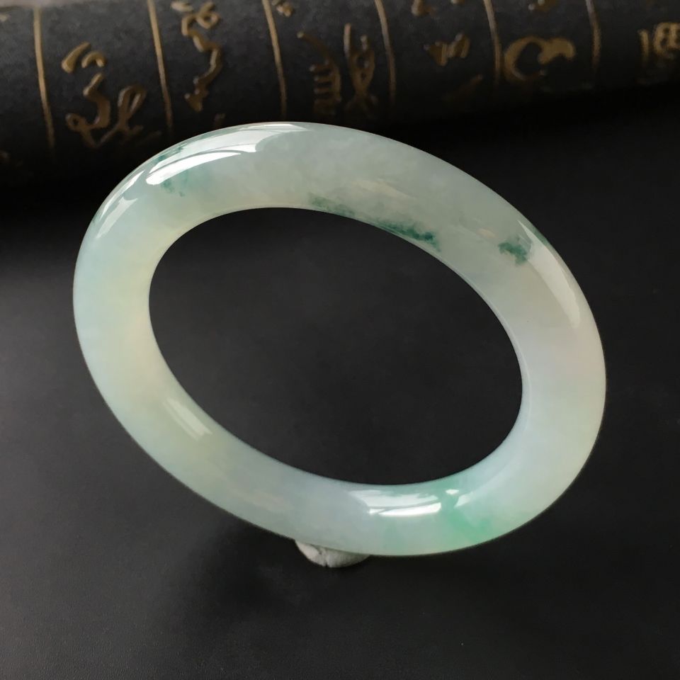 (超值推荐)糯冰种飘花圆条手镯(56.8mm)