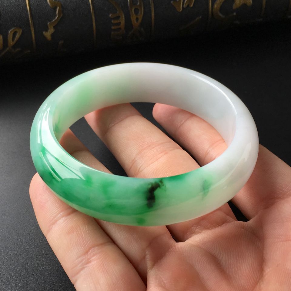 (超值推荐)糯冰种飘翠手镯(56mm)