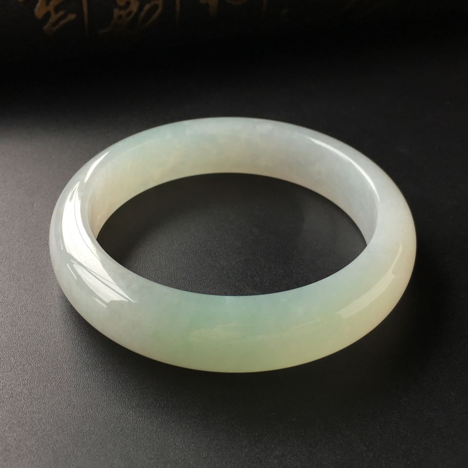 (超值推荐)糯冰种晴水手镯(56.7mm)