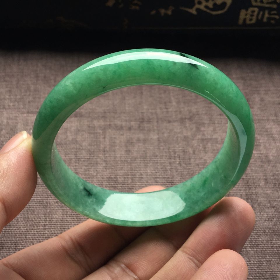 （超值推荐）糯冰种豆色手镯（56mm）