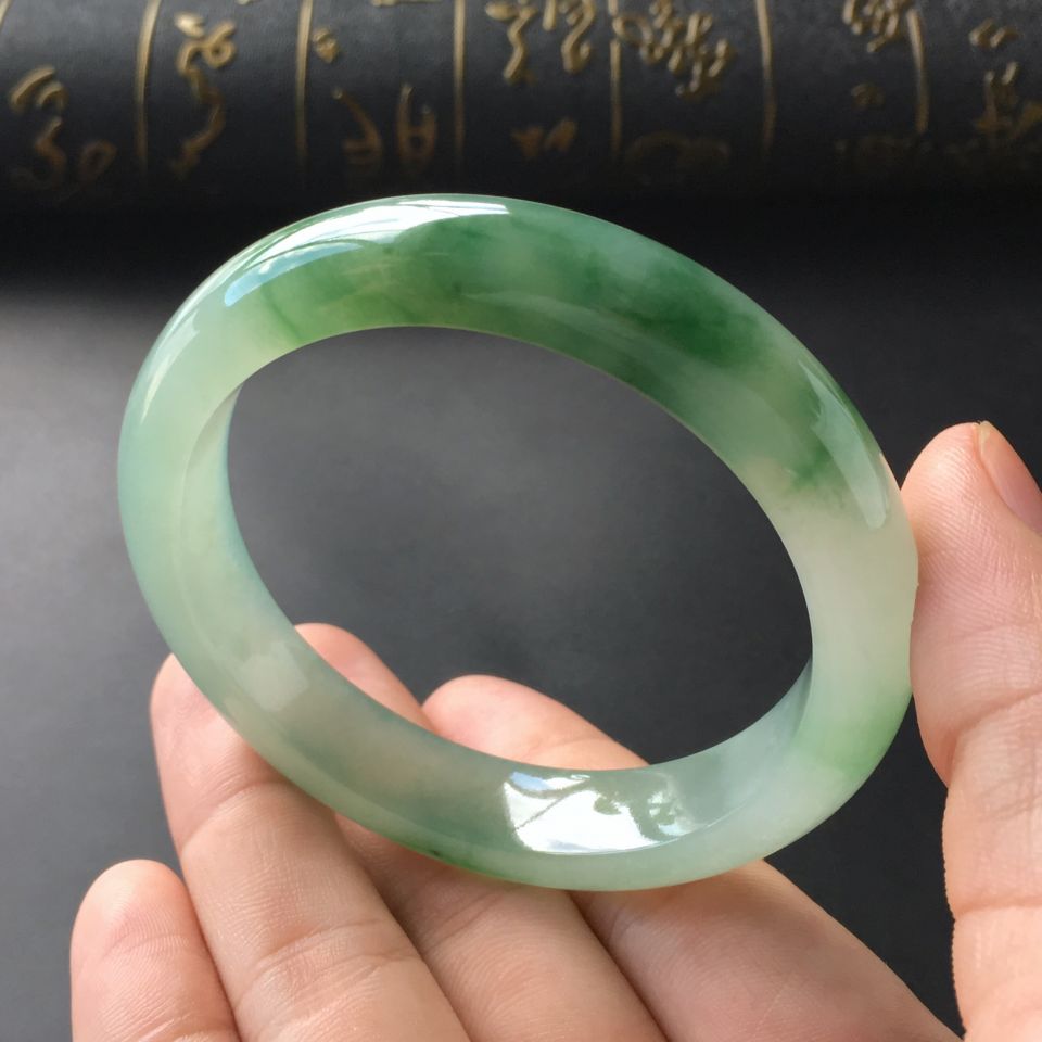 (超值推荐)糯冰种飘花手镯(56mm)
