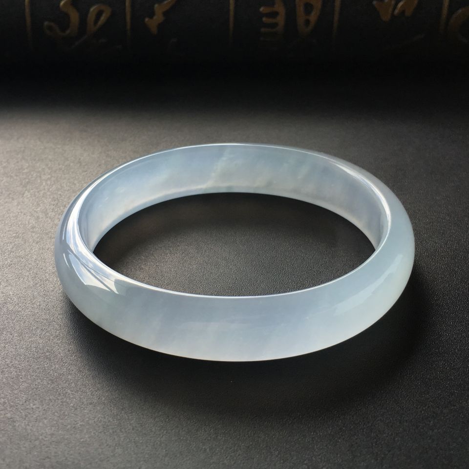 (超值推荐)冰种略飘花贵妃镯(52.6mm-45.3mm)