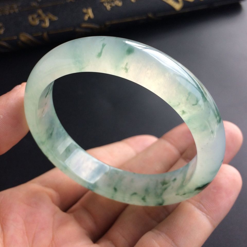 (超值推荐)冰种飘花手镯(56mm)