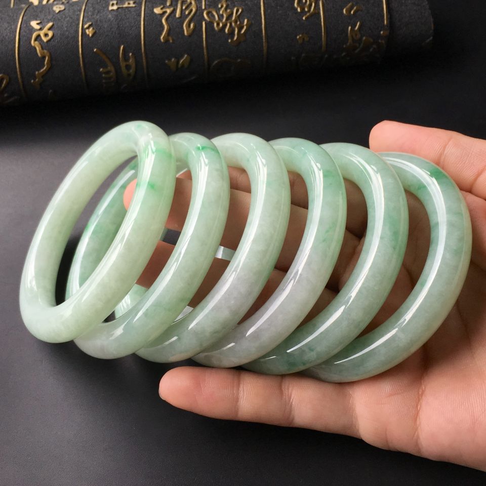 (超值推荐)糯冰种飘翠圆条手镯(一批走)(57mm-58mm)