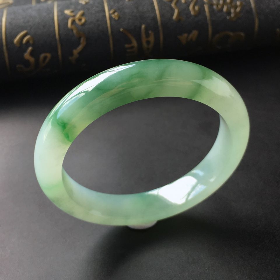 (超值推荐)糯冰种飘花手镯(56mm)